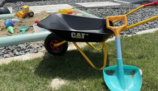 ロリートイズの子供用一輪車・CATの購入レビュー！２〜３歳児の砂場遊びにおすすめの手押し車３選
