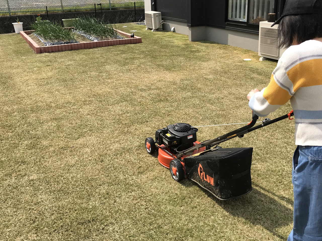 家庭用エンジン式芝刈り機なら「プラウGC410」がおすすめ！実際に使って芝を刈ってみたレビュー・口コミを紹介！ | ギンパパのマイホームブログ