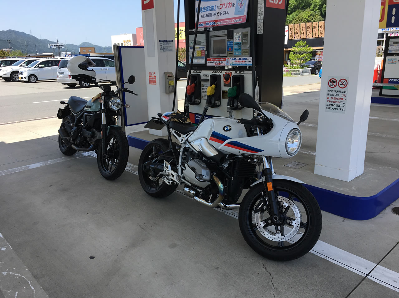 ツーリングの前には、ガソリン補給