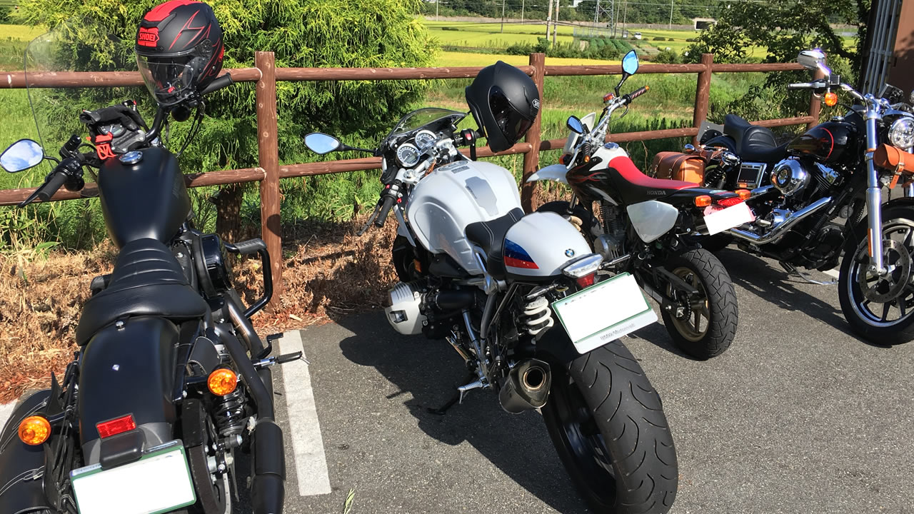 我風(がふう)のバイク用駐輪スペース
