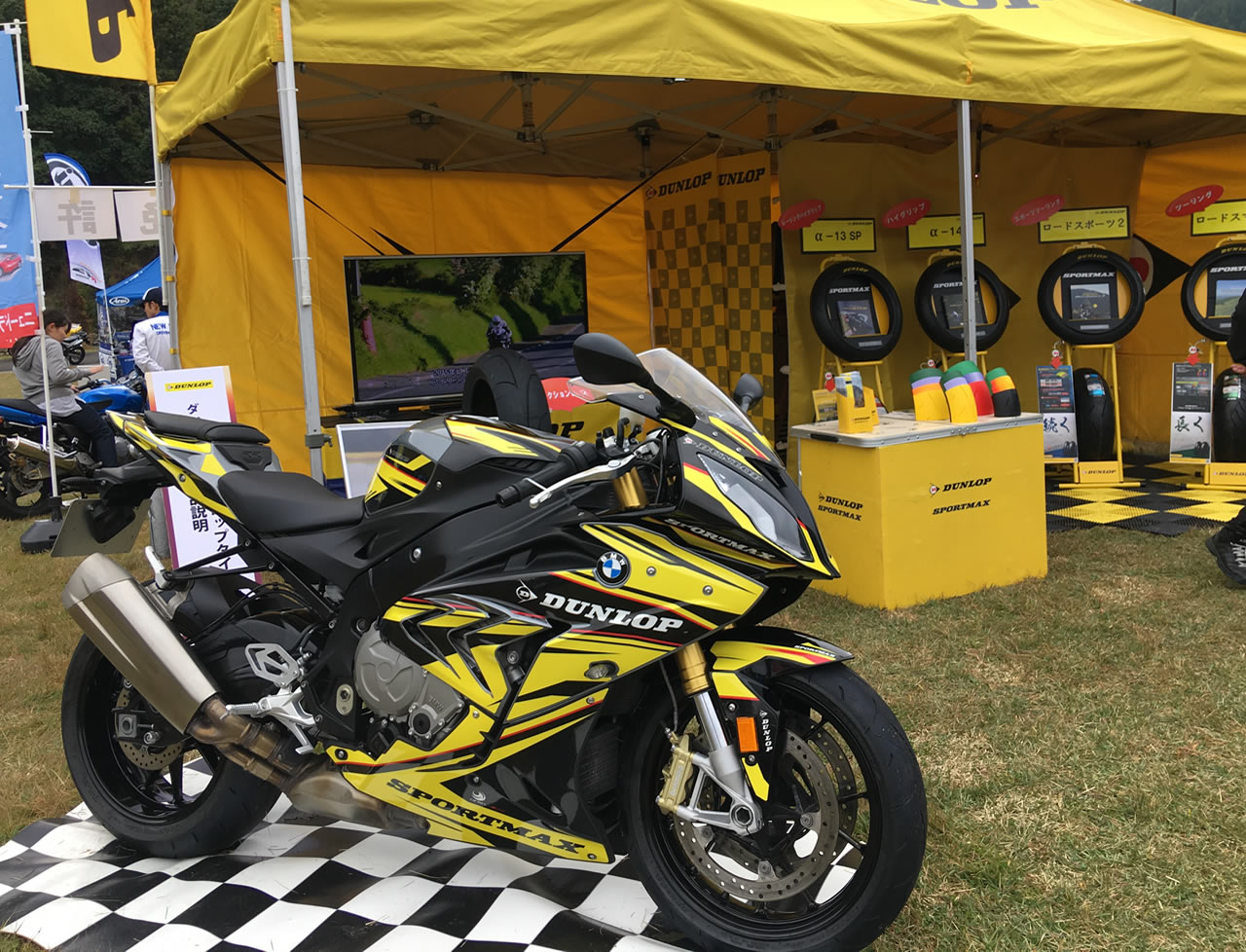 S1000RRのカスタムはブリジストン