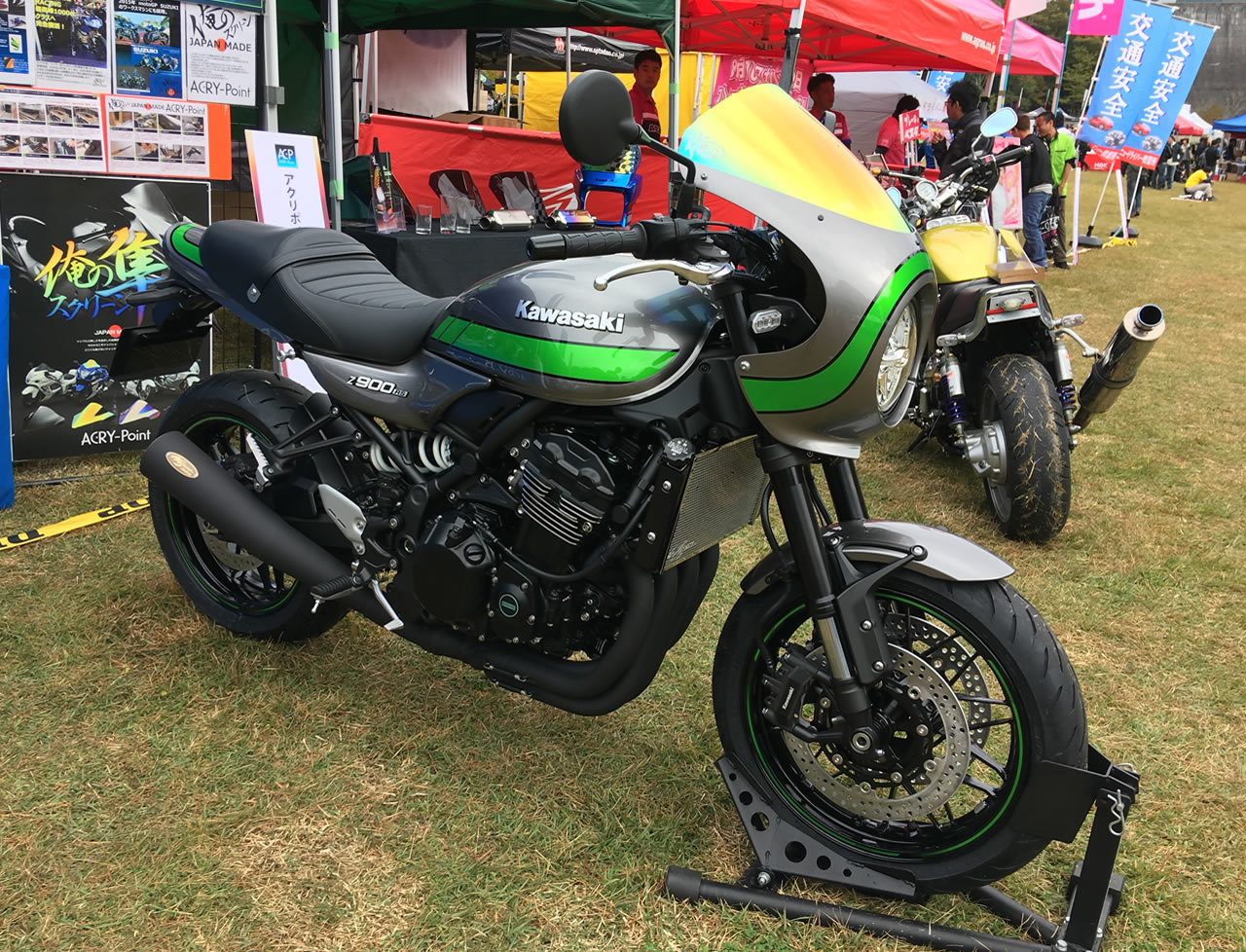 カウル付きのZ900