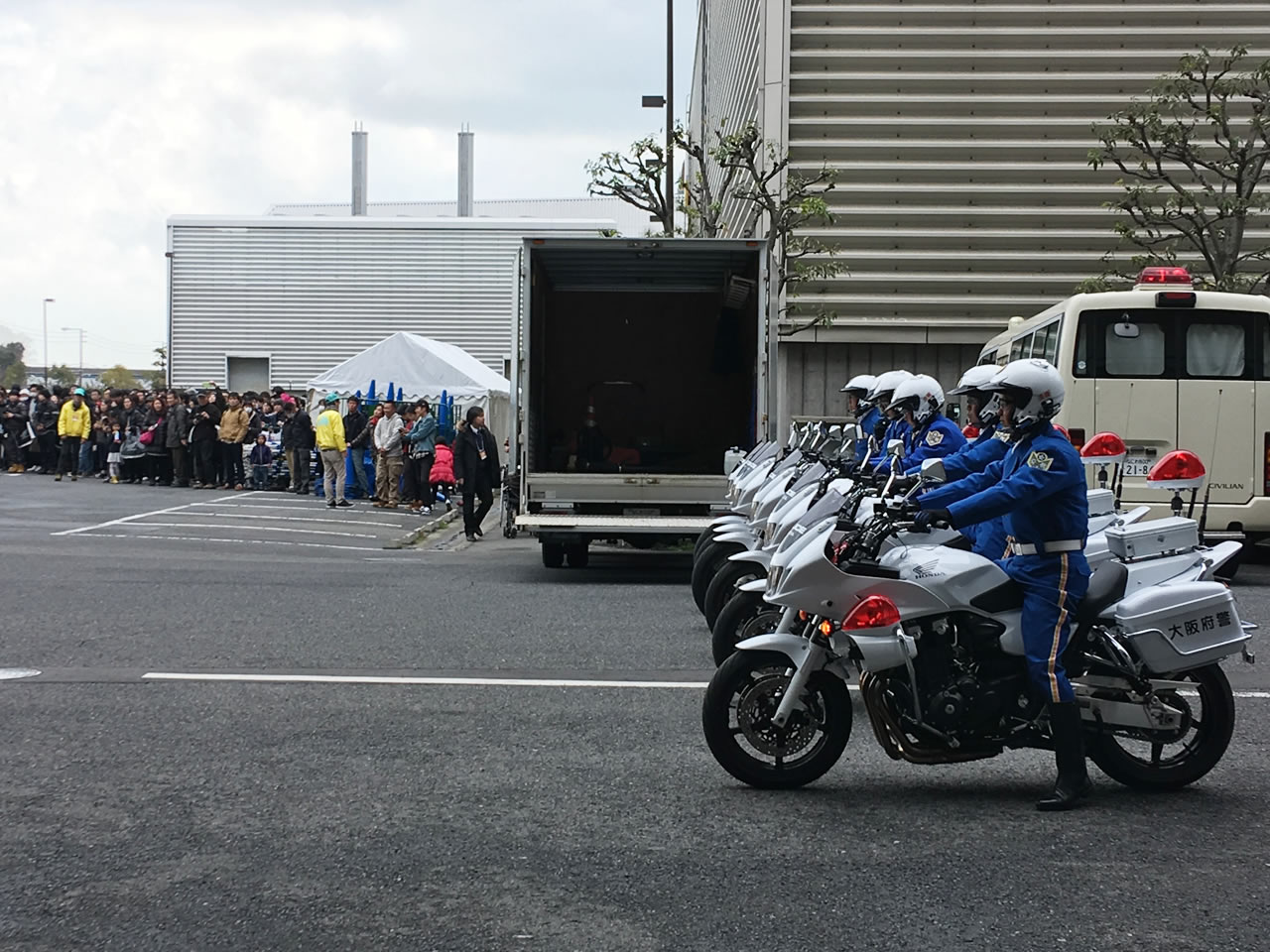 白バイでのデモンストレーション