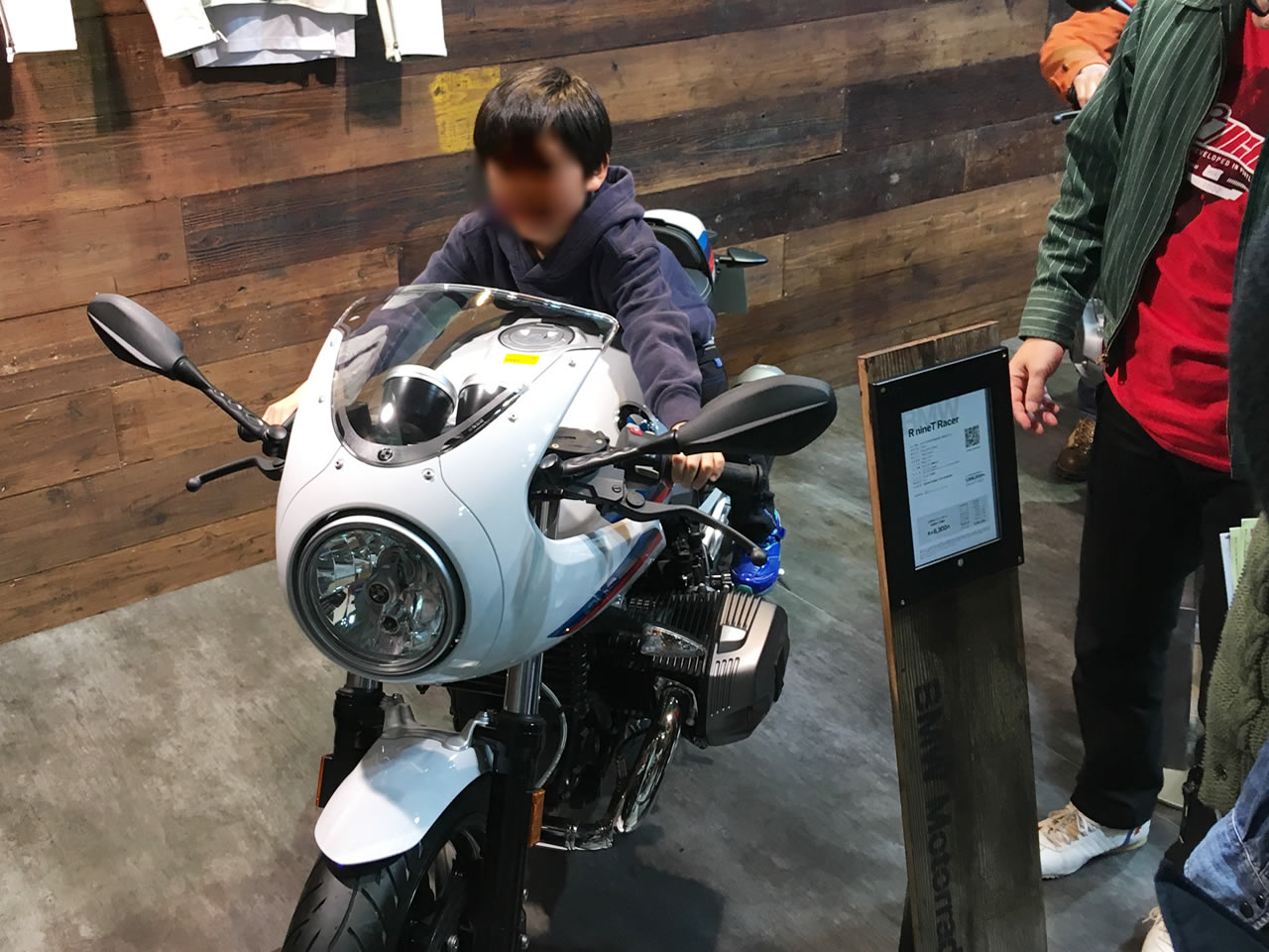 R nine T racerも大人気