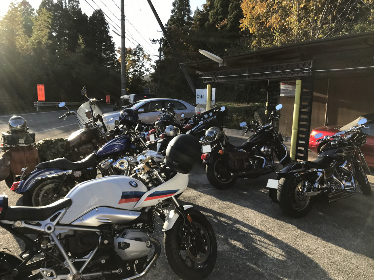 ルート77の駐車場