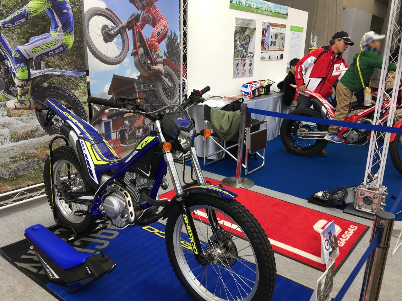 トライアルバイクのデモンストレーション