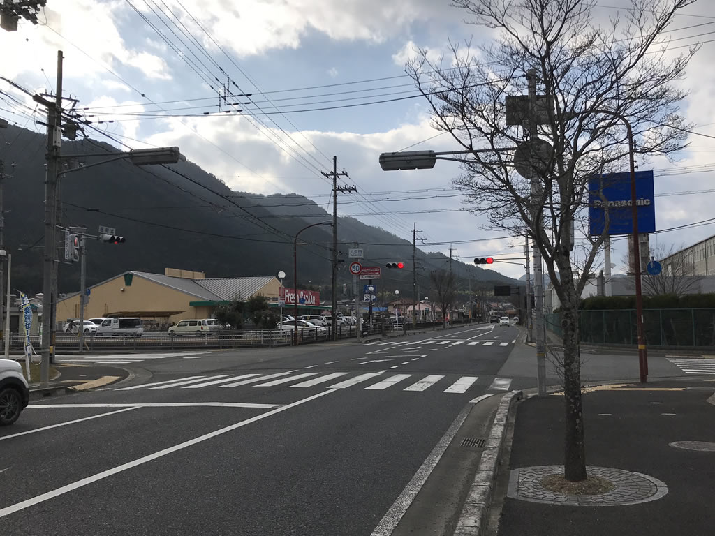 六反田の信号を右折