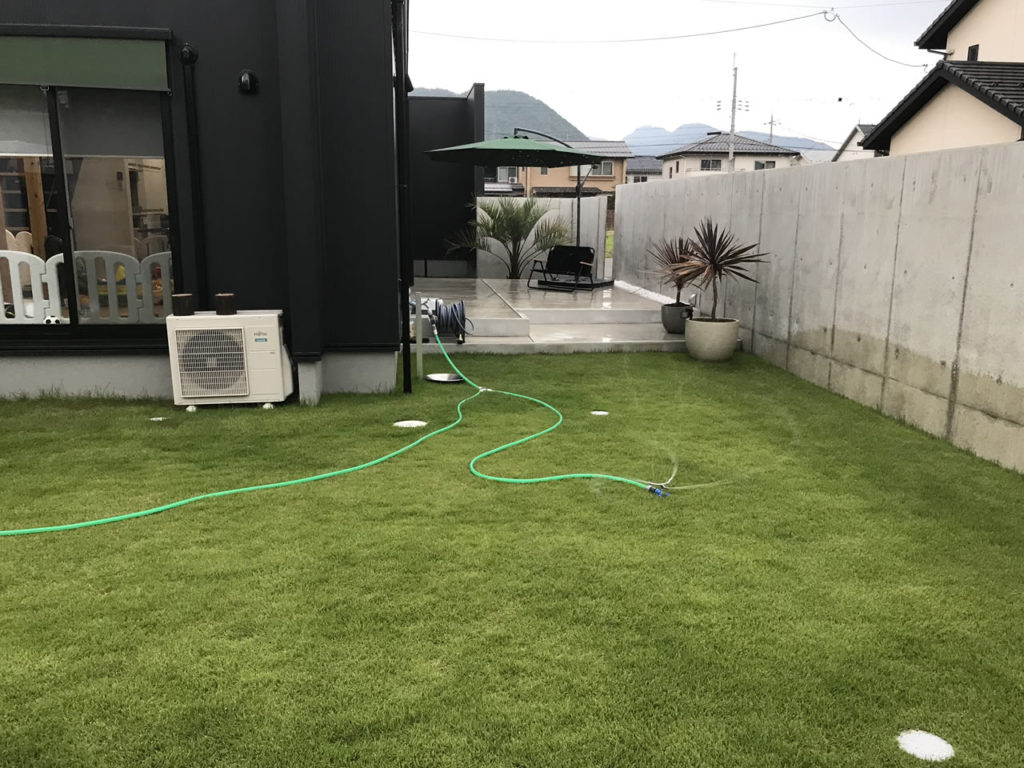 肥料散布後は水やり