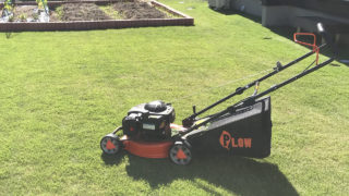家庭用エンジン式芝刈り機「プラウGC410」で芝の管理が簡単になるって本当?実際に使ってみたレビュー・口コミを紹介!
