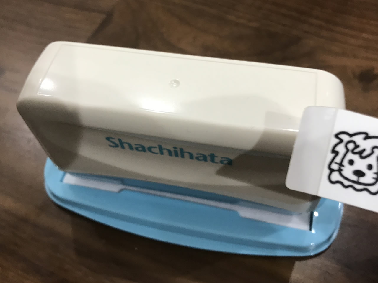 背中部分にシールを貼ろう