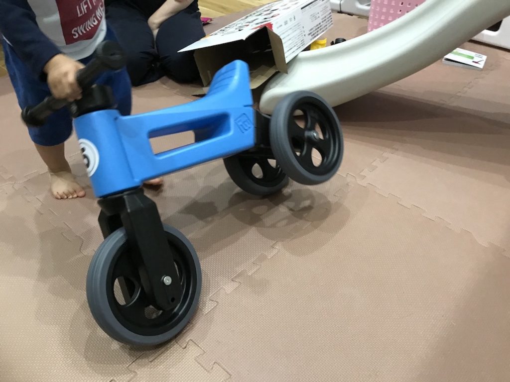 1歳児でも持ち上げられるほど軽い