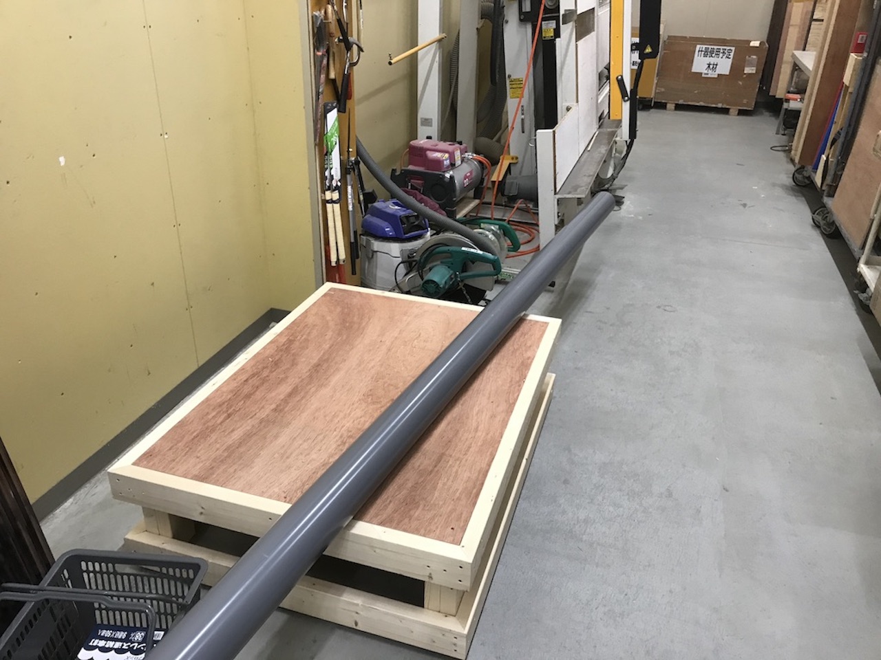 ホームセンターで加工します。