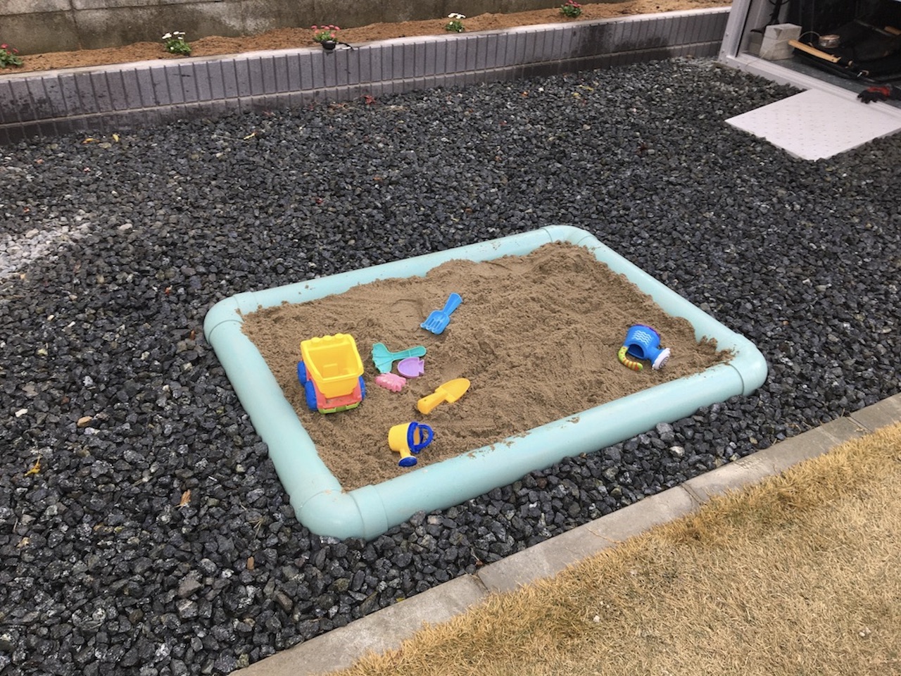 塩ビパイプによる砂場DIYが完成