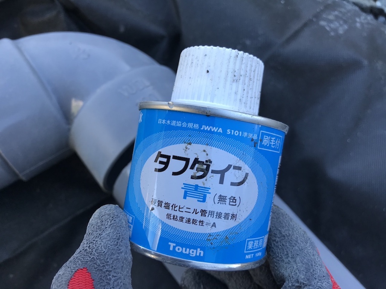 続いてタフダインを塗って固定しますl