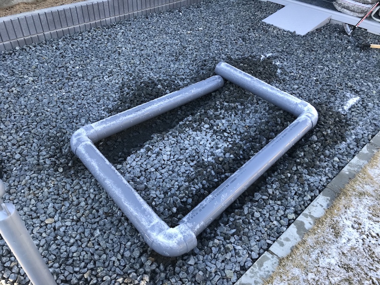 まずは適当に置き場所を探します