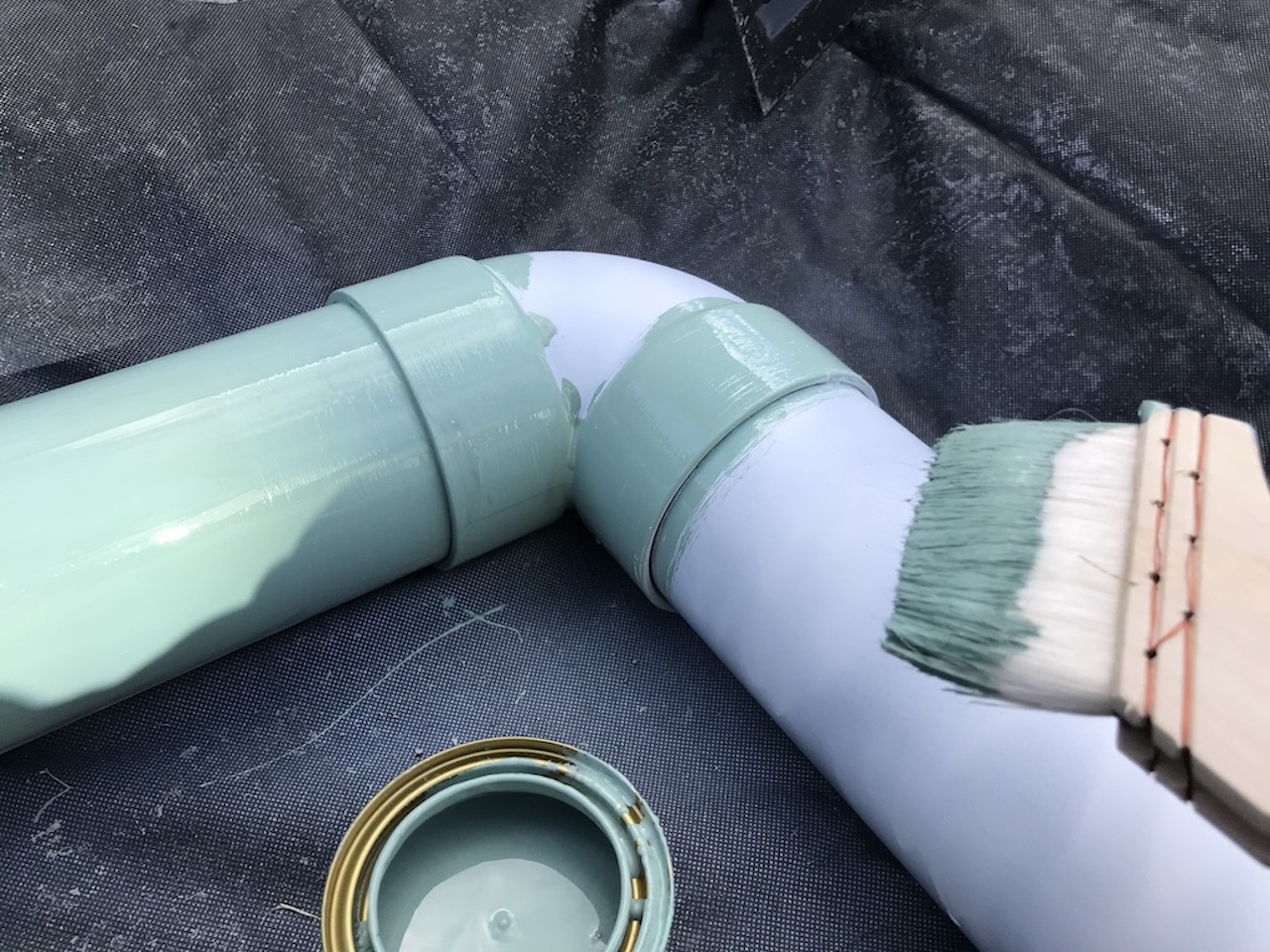 アレスアーチのアーチエメラルドを塗布