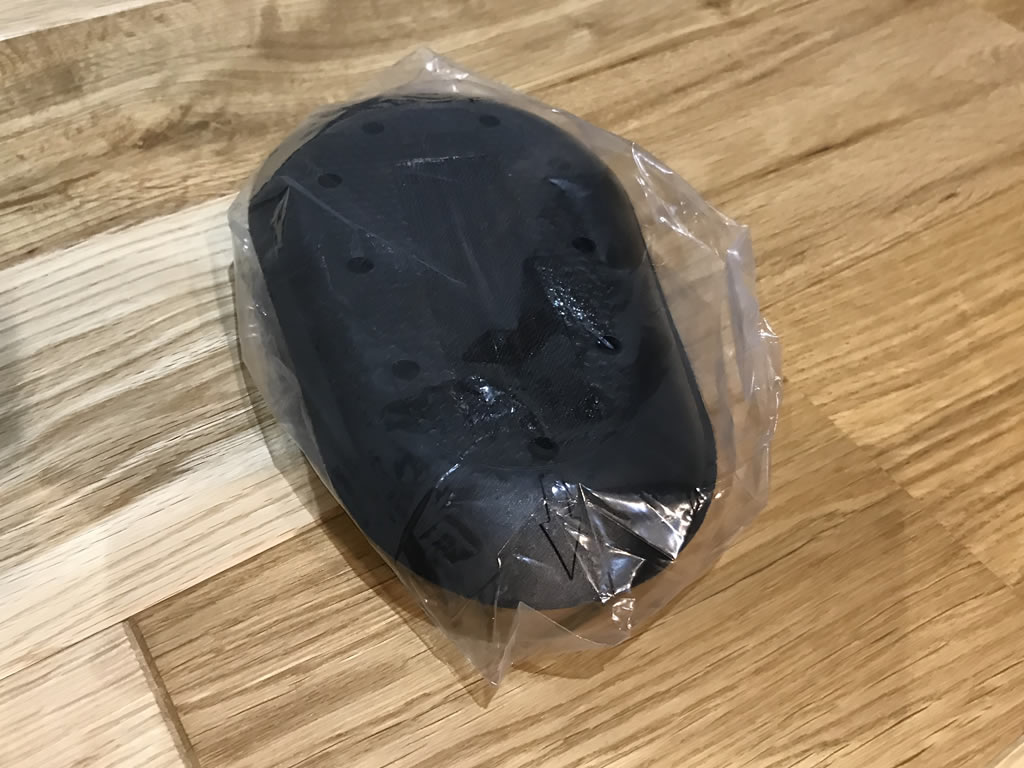 お尻部分のプロテクターもセット