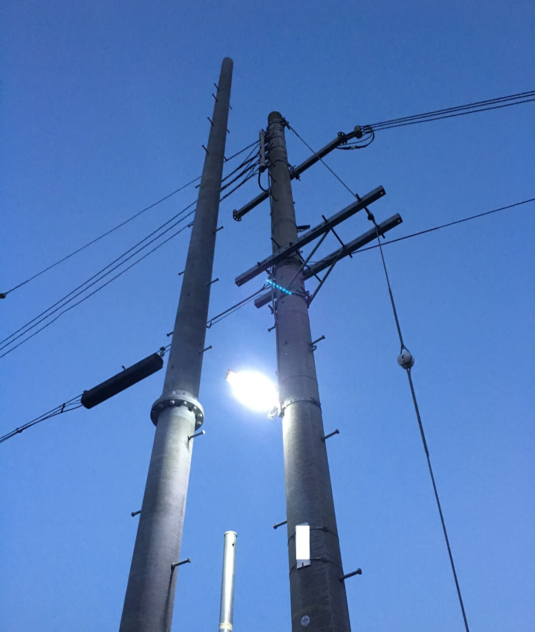 電柱が2本あると不思議